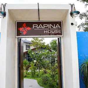 Проживание в семье Rapina House, Майкао-Бич