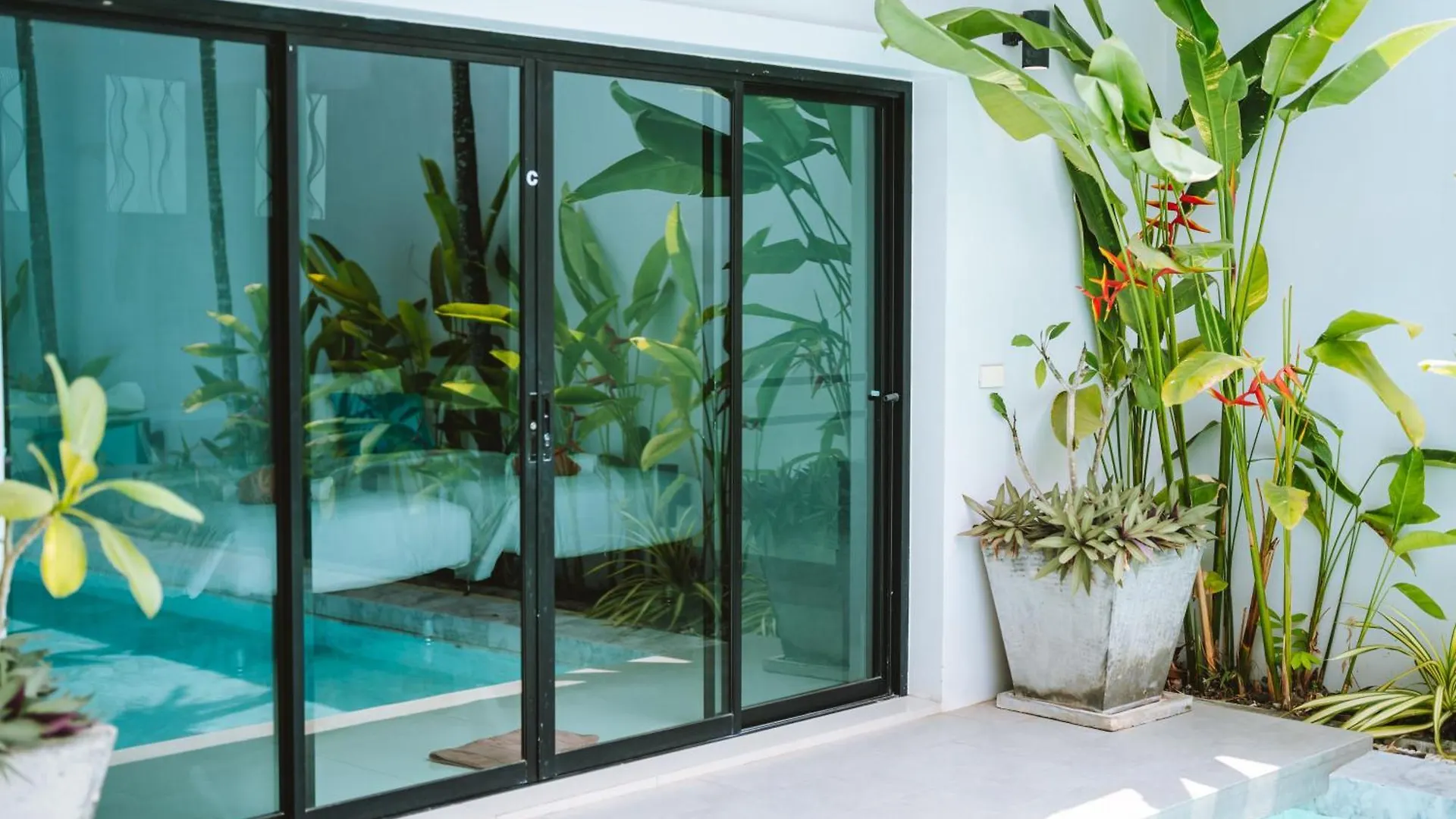 Layantara Resort, Phuket 0*, Layan Beach (Phuket)